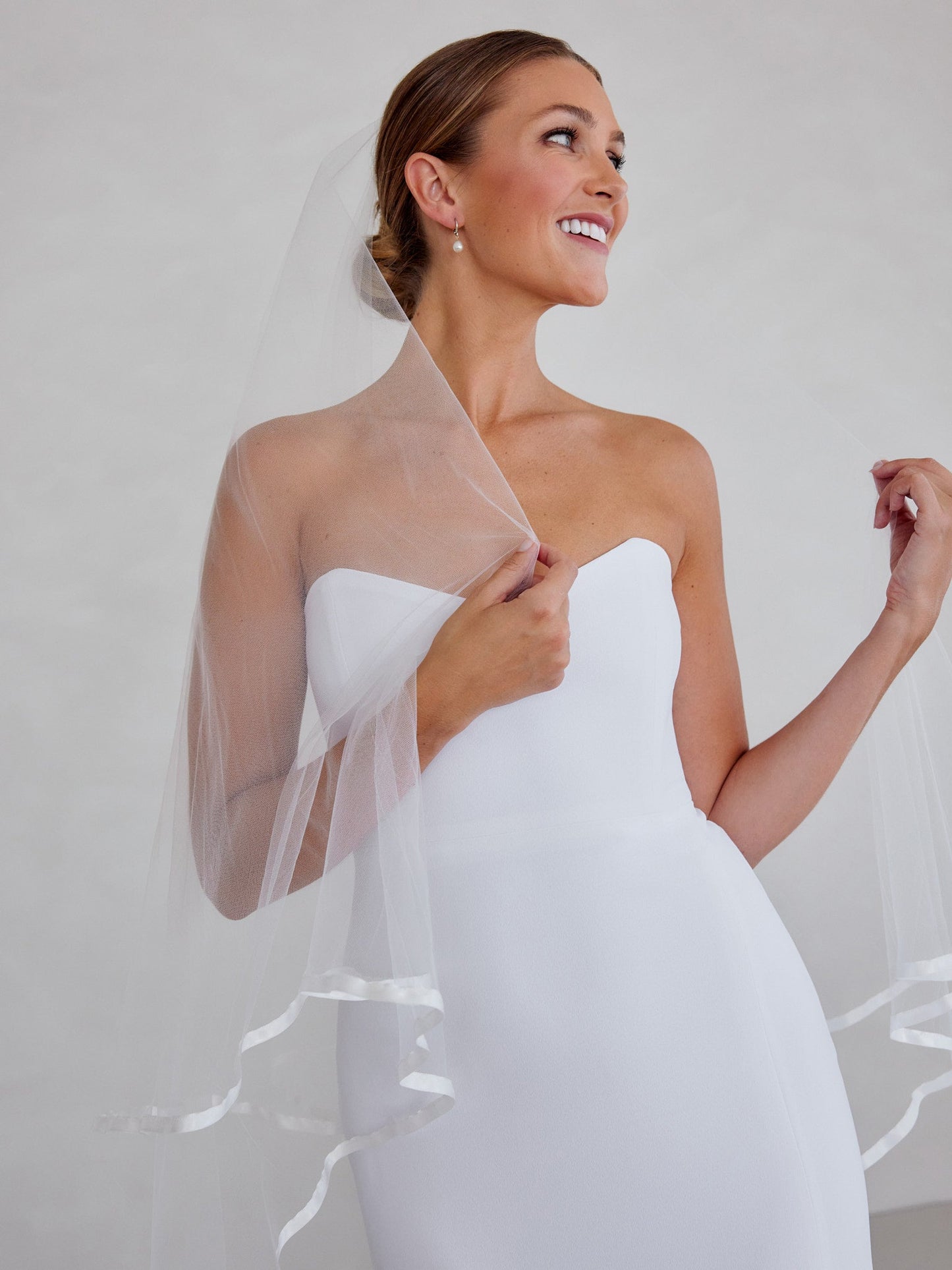 Liberty Veil - Fingertip Length