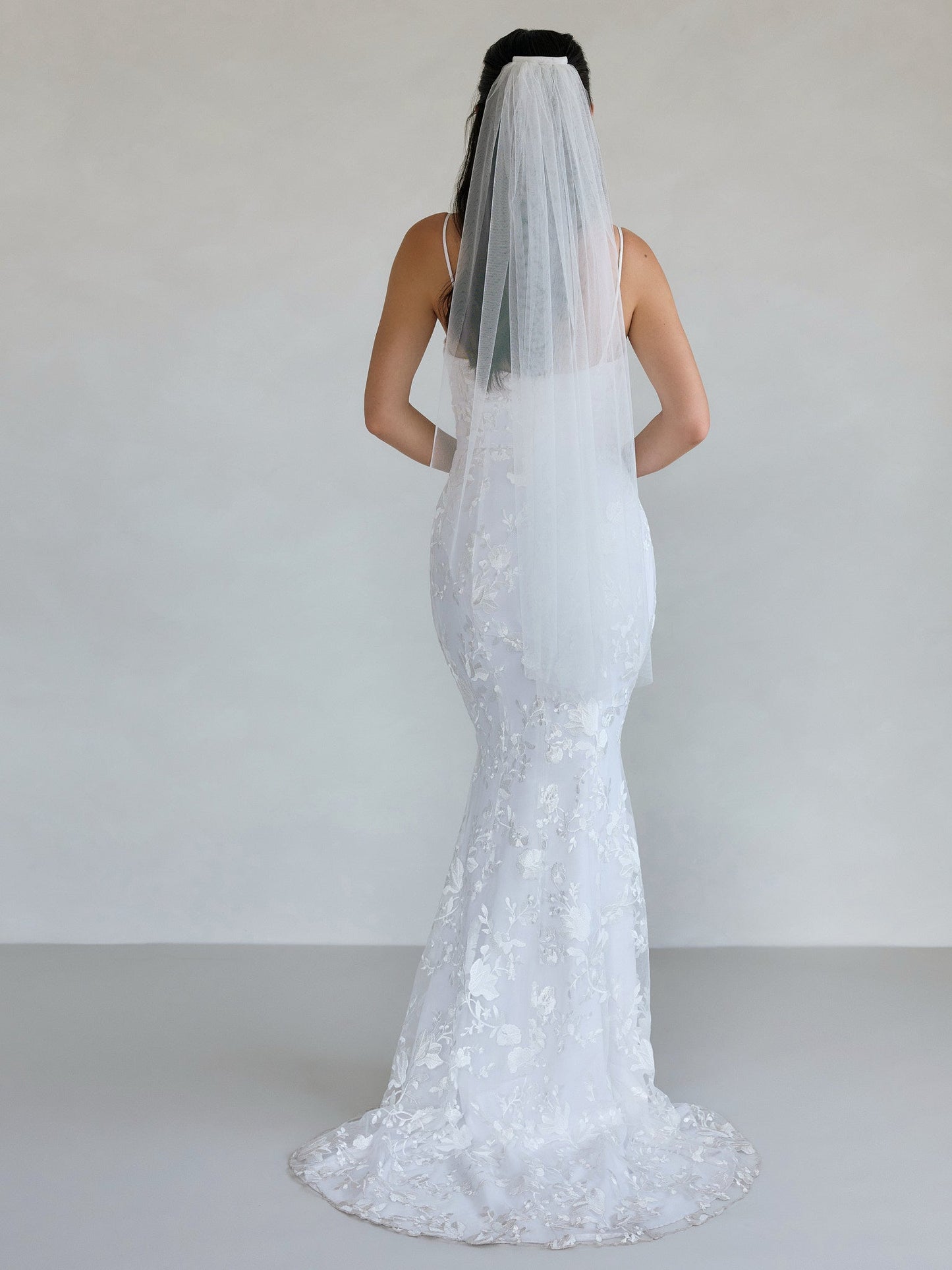 Hudson Veil - Fingertip Length